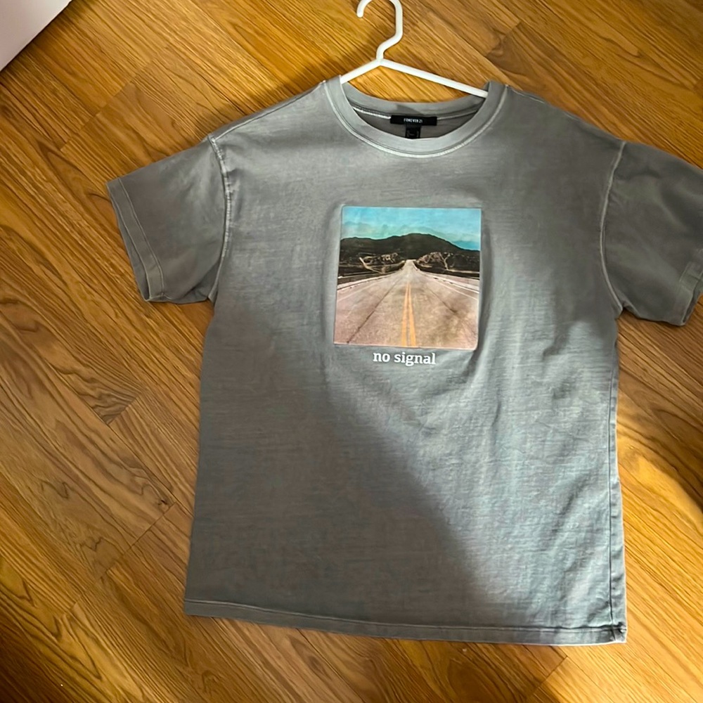 grey oversized tee